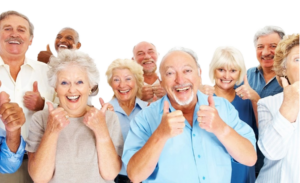 Adultos sonriendo en grupo.